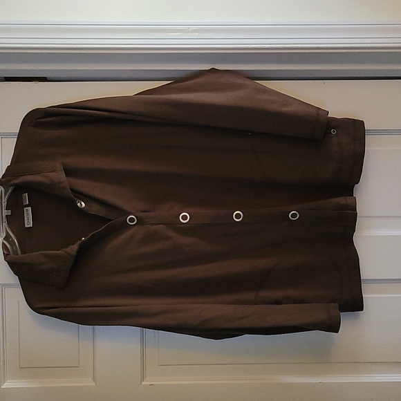 Chicos top with snaps.  94% cotton 6% spandex.  Size 3.  Worn twice. - Picture 2 of 3